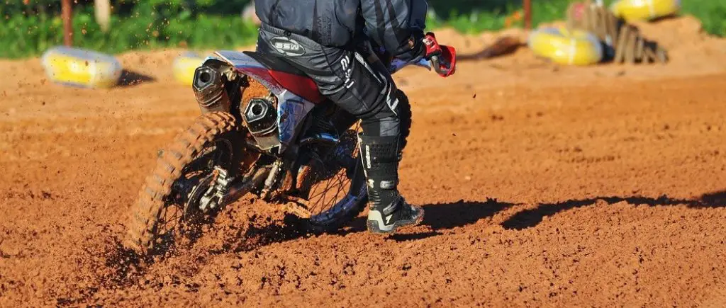 Best Dirt Bike Tire for Mud