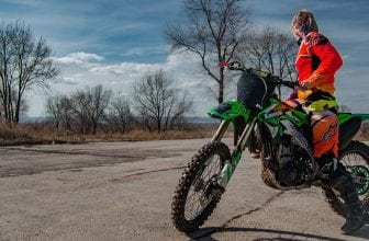 How to Put a Speedometer on a Dirt Bike