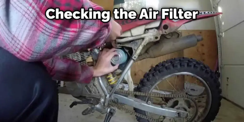Checking the Air Filter