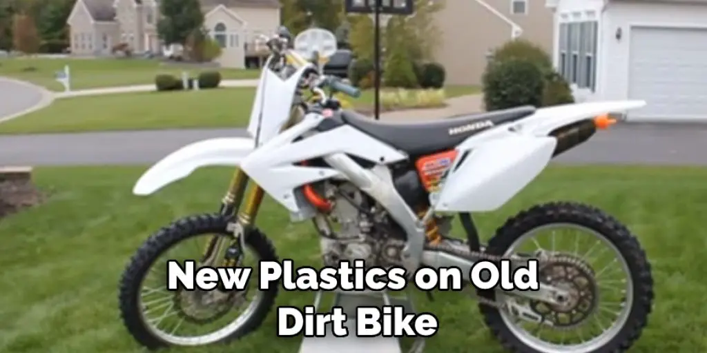 New Plastics on Old  Dirt Bike