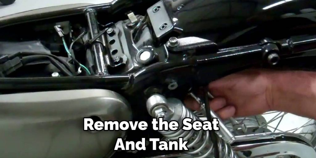 Remove the Seat And Tank